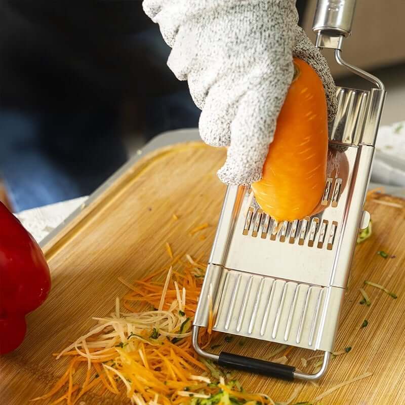 Râpe 4 en 1 pour Légumes – Polyvalente et Pratique
